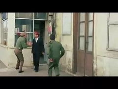 یک گیف سکسیتلگرام مرد سیاه پوست سالم از روی شلخته بالغ خم می شود