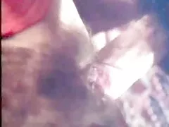 دختر لاغر در فضای باز لباس خود را در می آورد و با یک اسباب بازی خودارضایی می کند كانال تلگرامى سكسى
