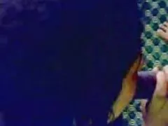 دختر باندپیچی لینک گپ سکسی می شود و از گربه خود خارج می شود