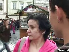 زن چاق با لینک کانال گیف سکسی دو گل میخ سرگرم است